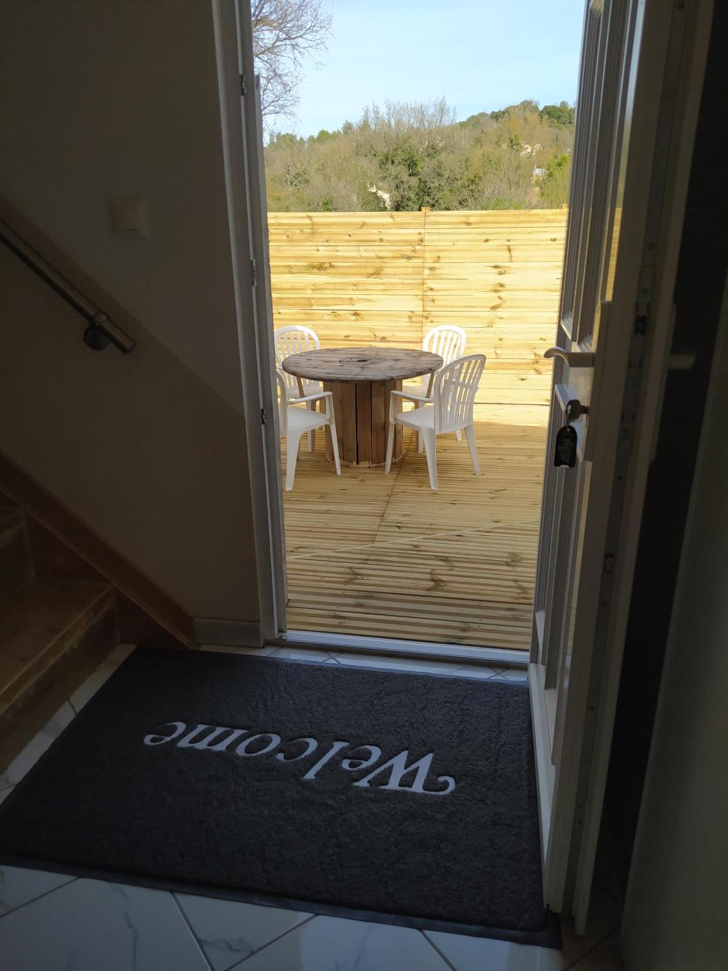 Studio Cosy Avec Terrasse Et Jacuzzi A Disposition De Mai A Aout Rians  Exterior photo