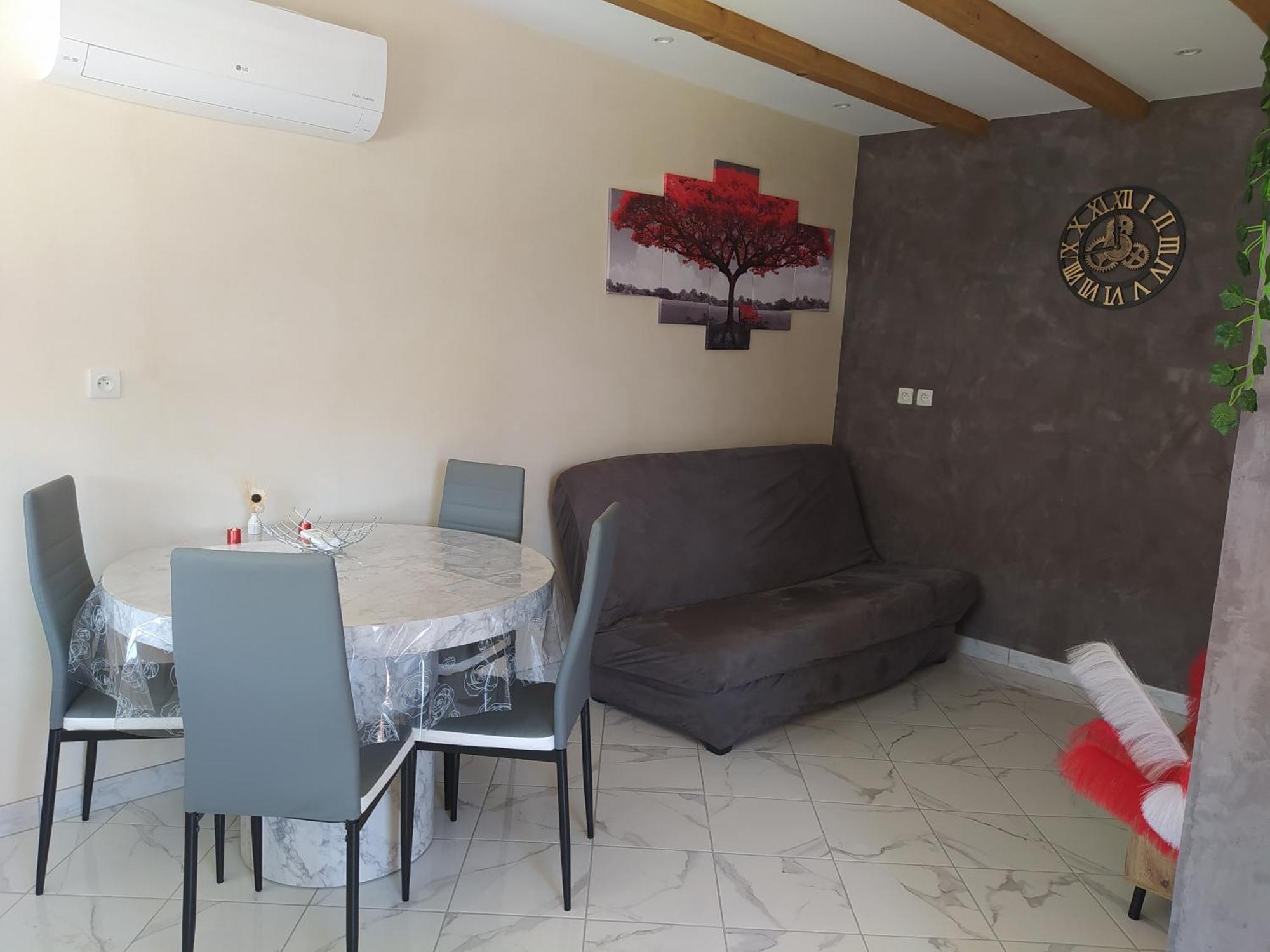 Studio Cosy Avec Terrasse Et Jacuzzi A Disposition De Mai A Aout Rians  Exterior photo