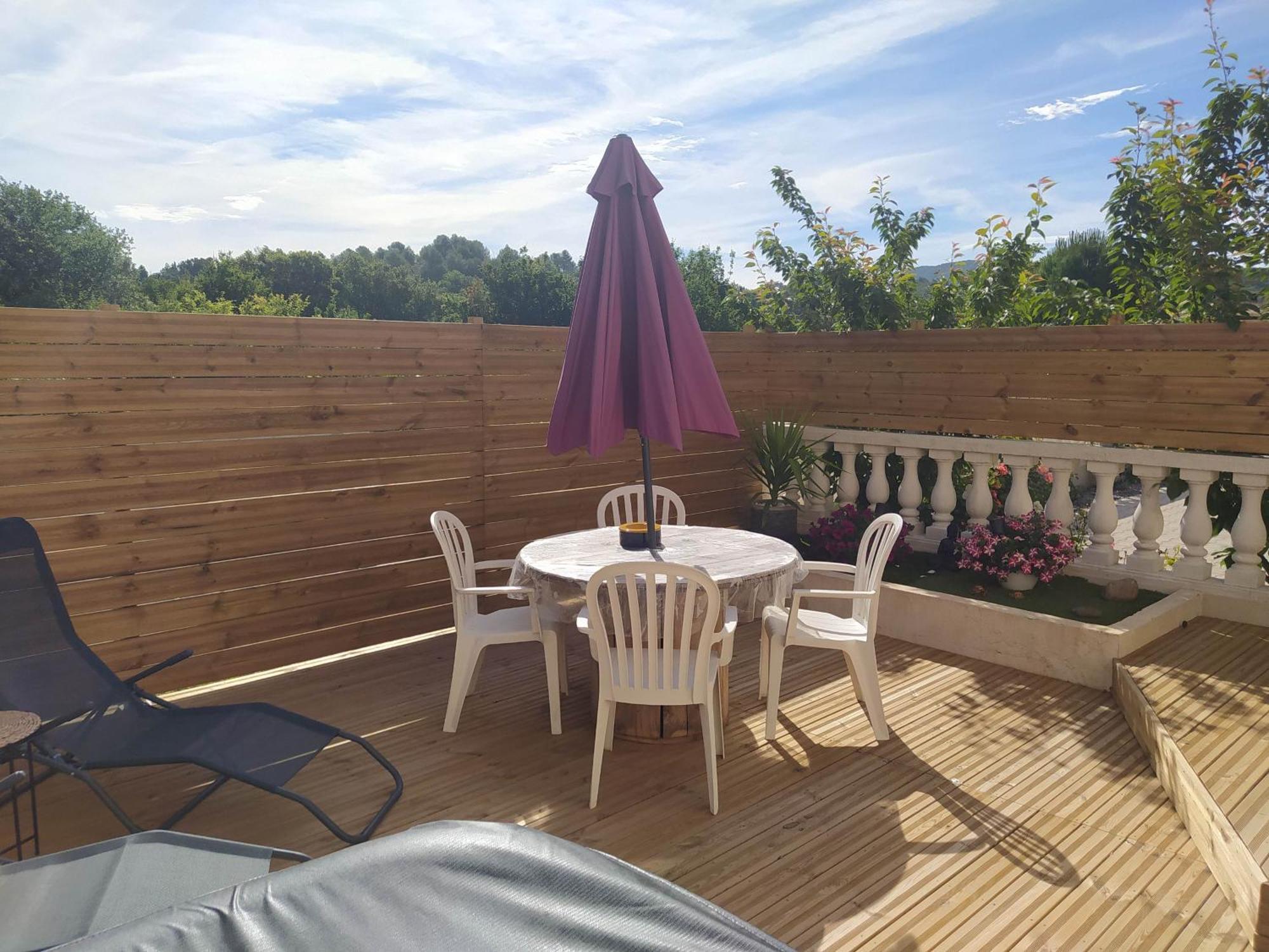 Studio Cosy Avec Terrasse Et Jacuzzi A Disposition De Mai A Aout Rians  Exterior photo
